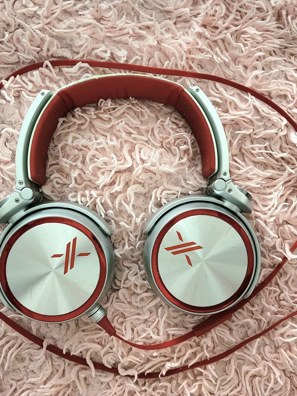Sony MDRX10/RED Simon Cowell X Headphones with 50mm Diaphragms